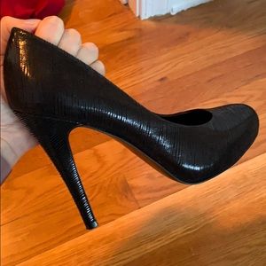Shiny Black Nine West Pumps 7 1/2 M